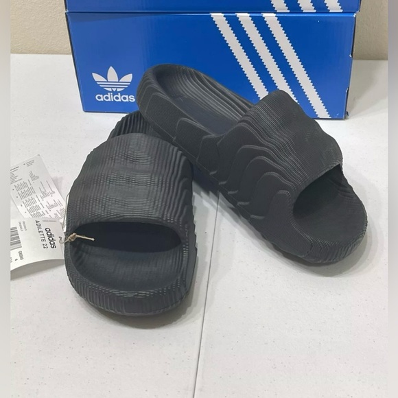 Adidas Adilette 22 Men’s Carbon Lightweight Slides GX6949 Sizes 6